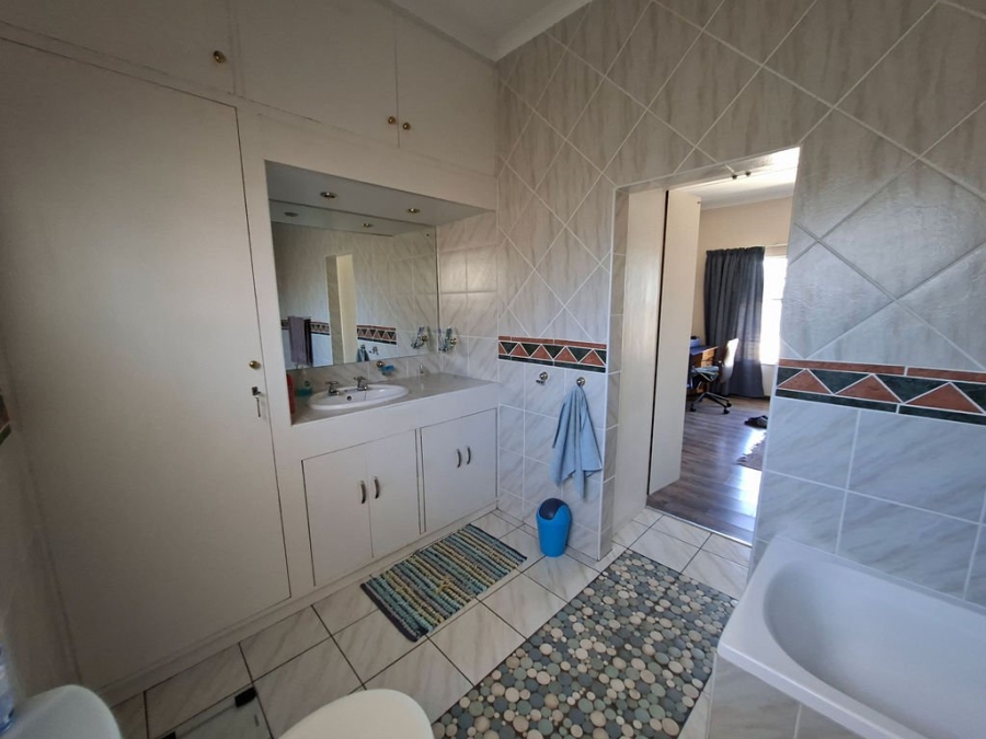 3 Bedroom Property for Sale in Vredendal Western Cape